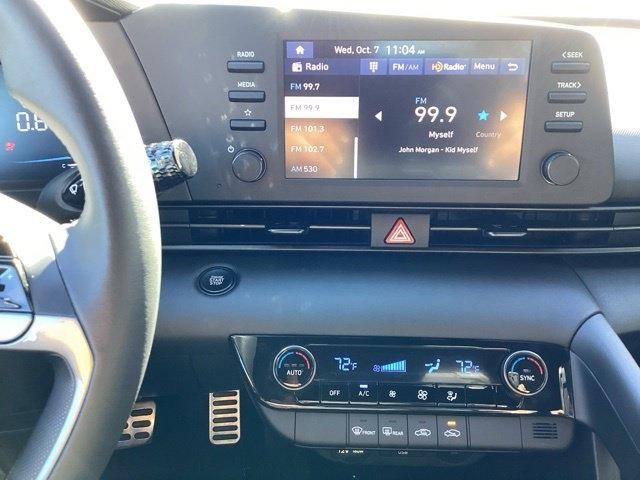 Hyundai Elantra photo 18
