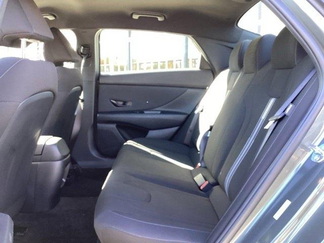 Hyundai Elantra photo 28