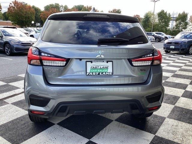 Mitsubishi Outlander Sport  2025