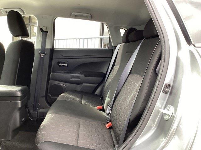 Mitsubishi Outlander Sport  2025