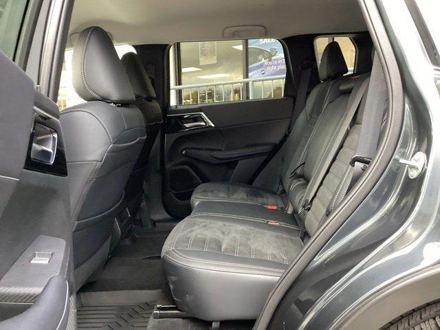 Mitsubishi Outlander  2024