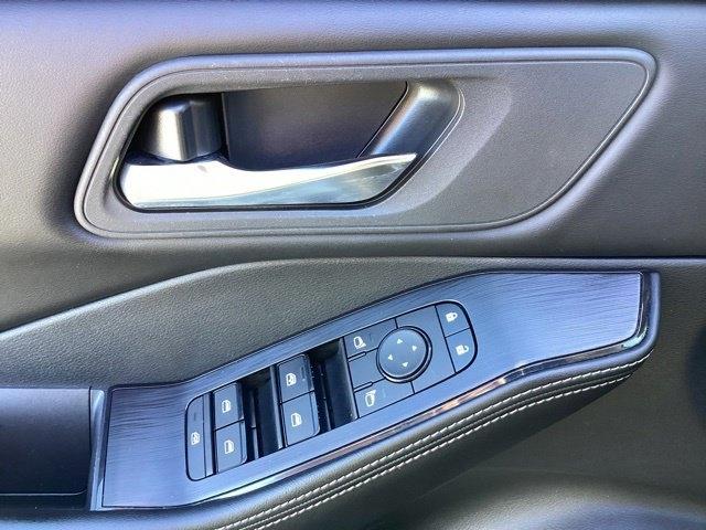 Nissan Rogue  2025