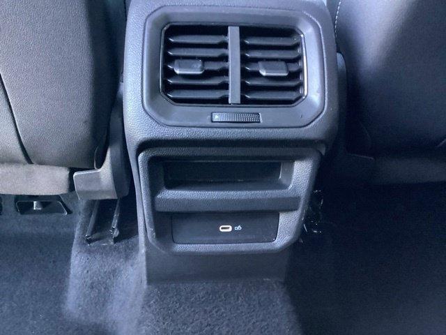 Volkswagen Taos  2024