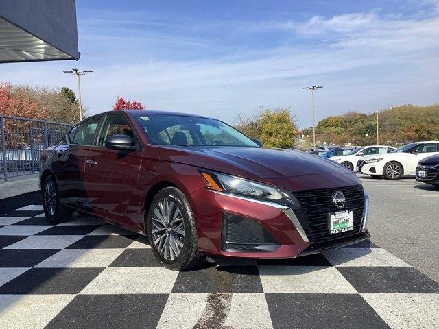 Nissan Altima  2025