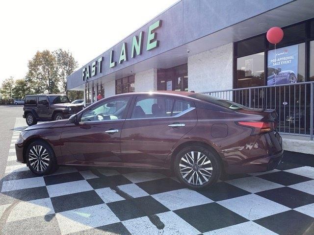 Nissan Altima  2025