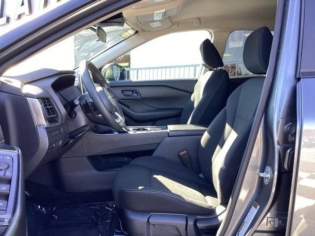 Nissan Rogue  2024