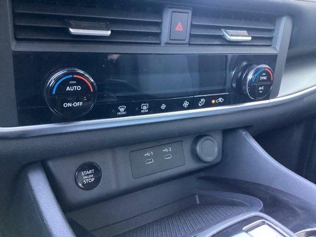 Nissan Rogue  2025