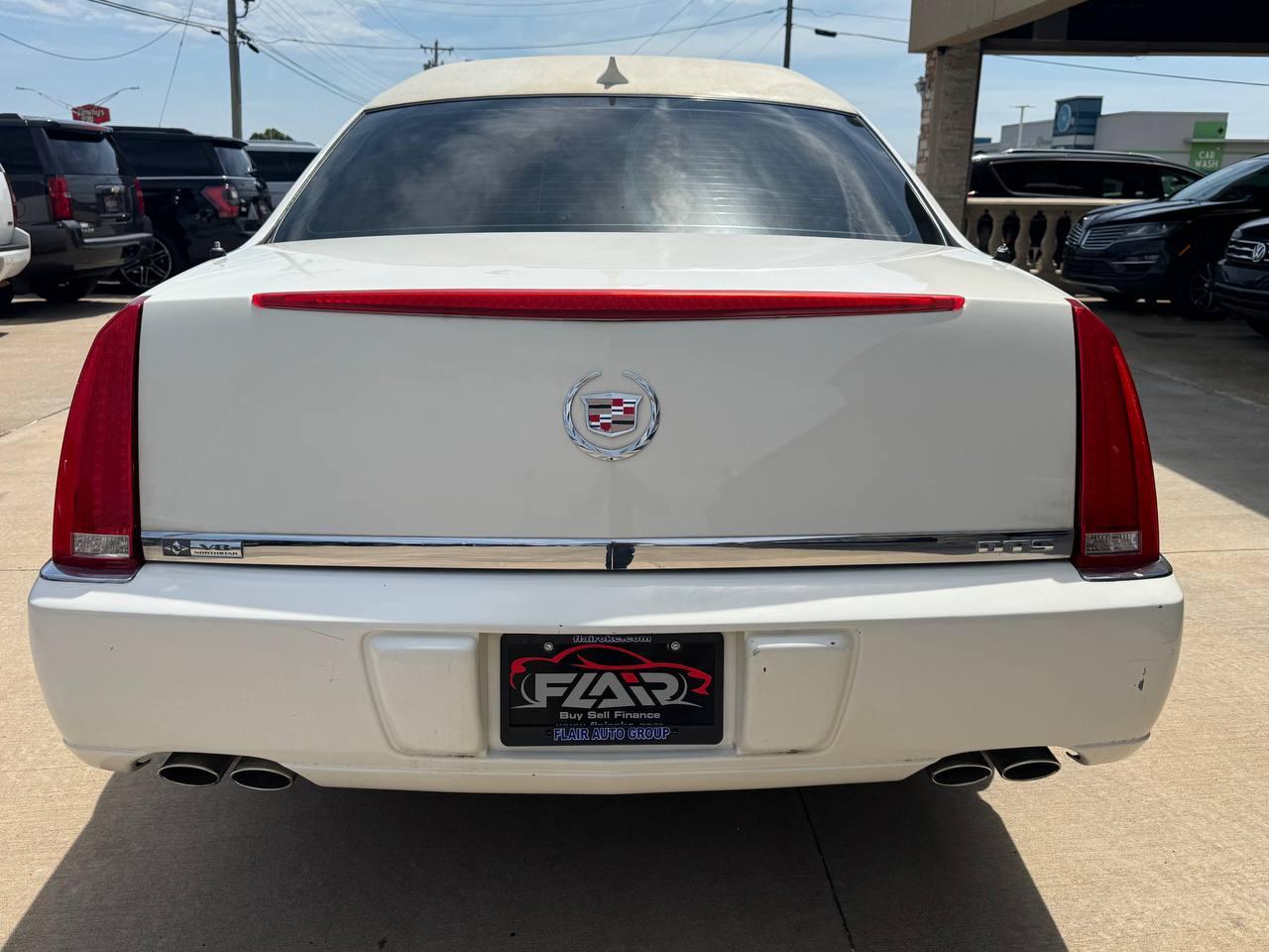 Cadillac DTS Professional 4dr Sdn Limousine 2009