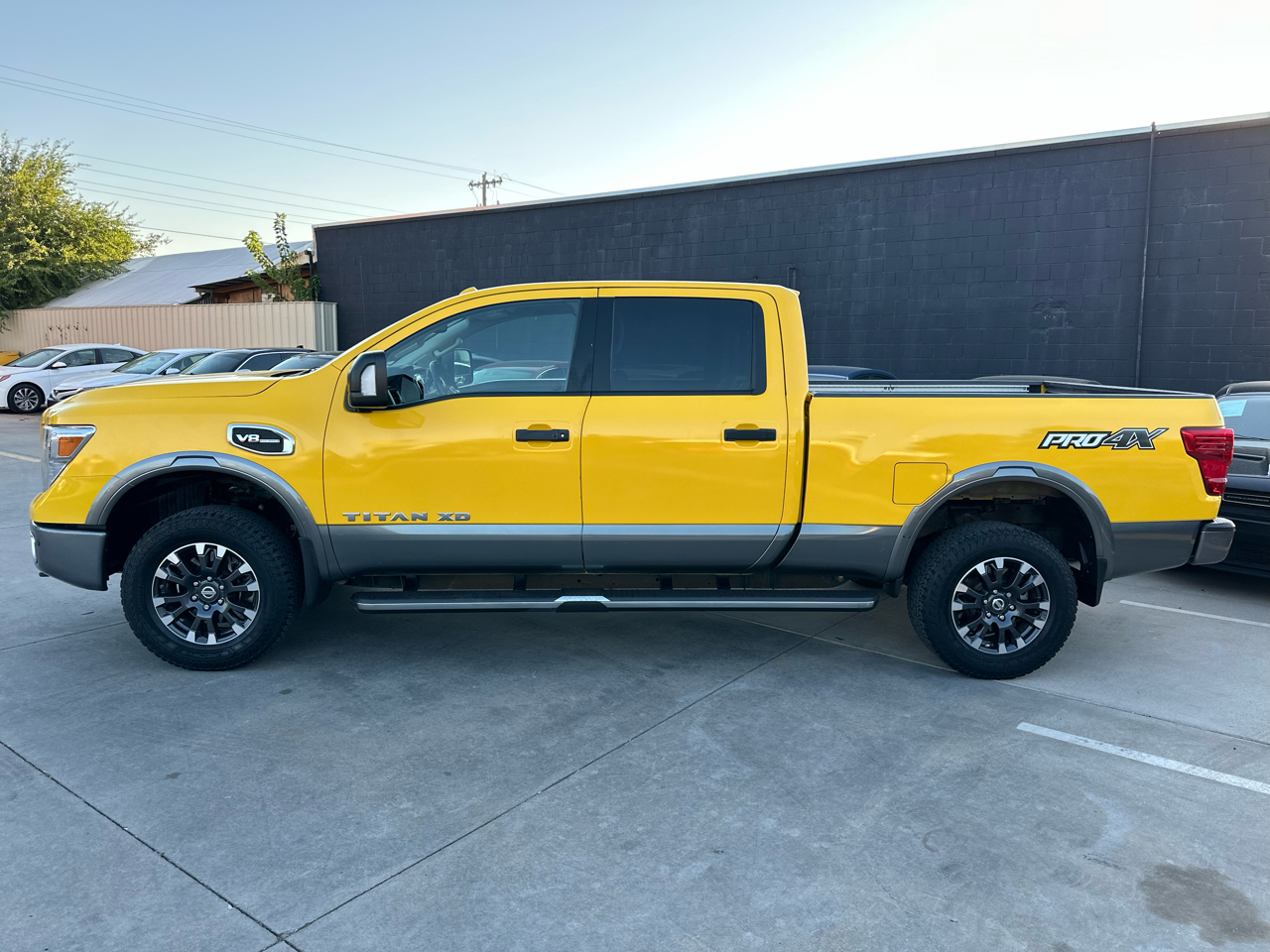 2016 Nissan Titan PRO-4X photo 4