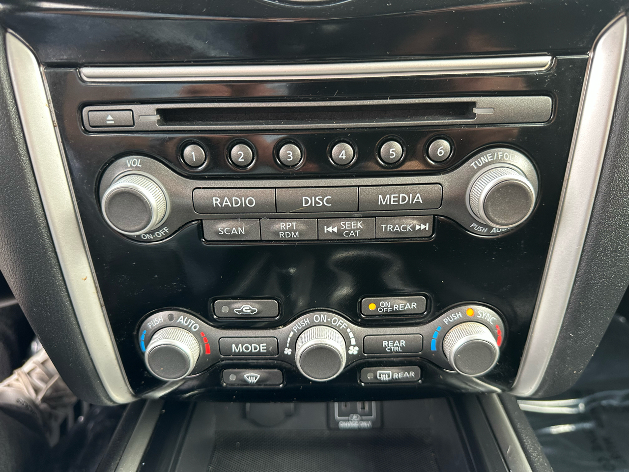 Nissan Pathfinder FWD SV 2019 Nissan Pathfinder FWD SV 2019