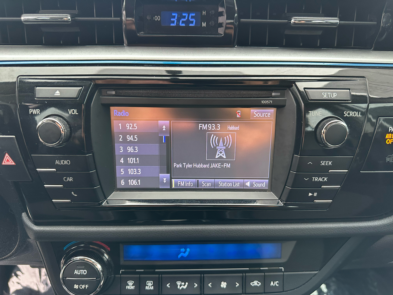 Toyota Corolla 4dr Sdn Auto L (Natl) 2016 Toyota Corolla 4dr Sdn Auto L (Natl) 2016