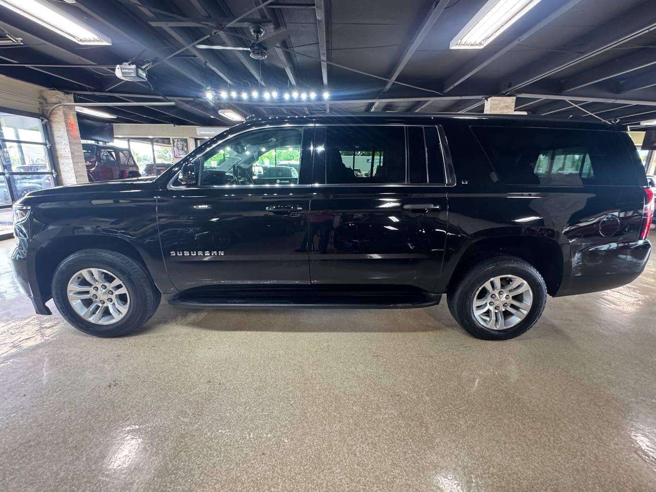 Chevrolet Suburban 2WD 4dr 1500 LT 2019