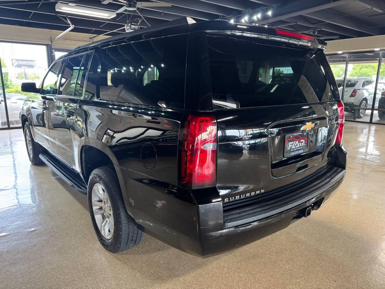 Chevrolet Suburban 2WD 4dr 1500 LT 2019