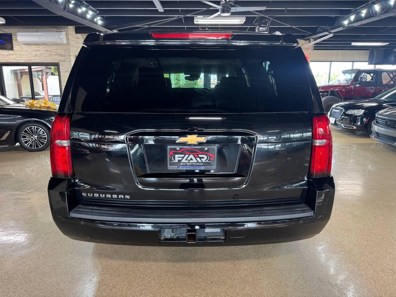 Chevrolet Suburban 2WD 4dr 1500 LT 2019