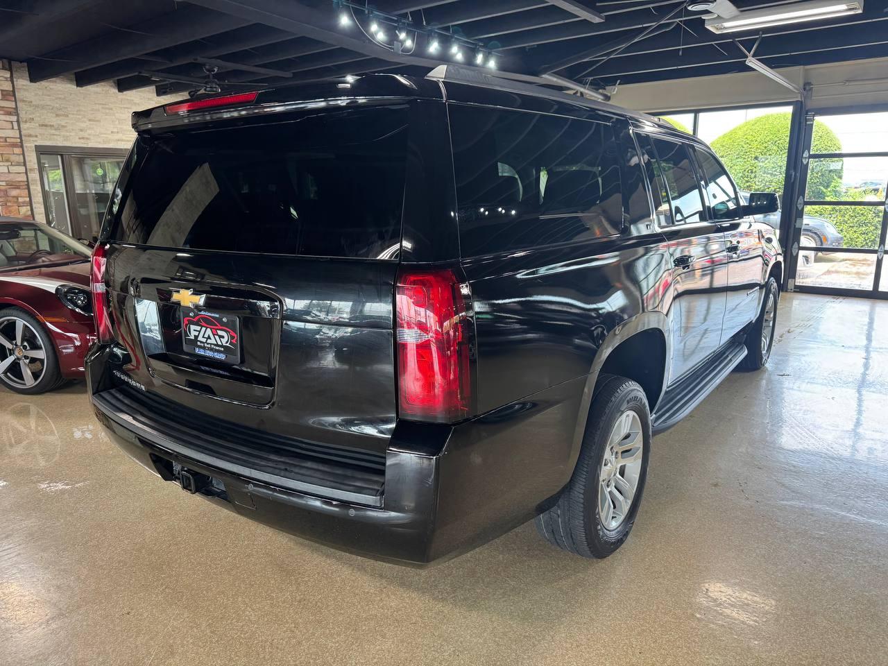 Chevrolet Suburban 2WD 4dr 1500 LT 2019