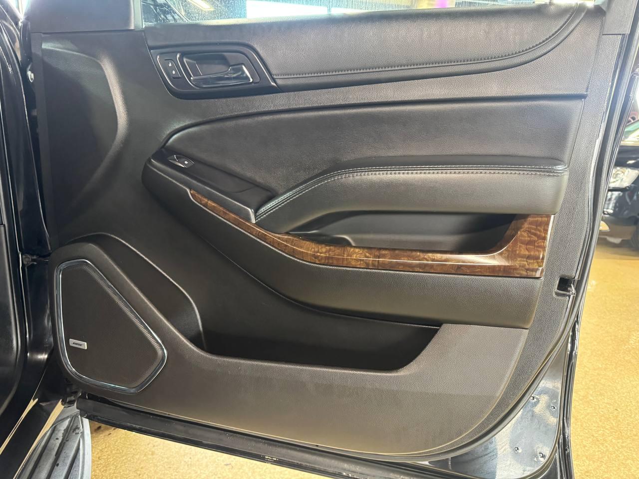 Chevrolet Suburban 2WD 4dr 1500 LT 2019