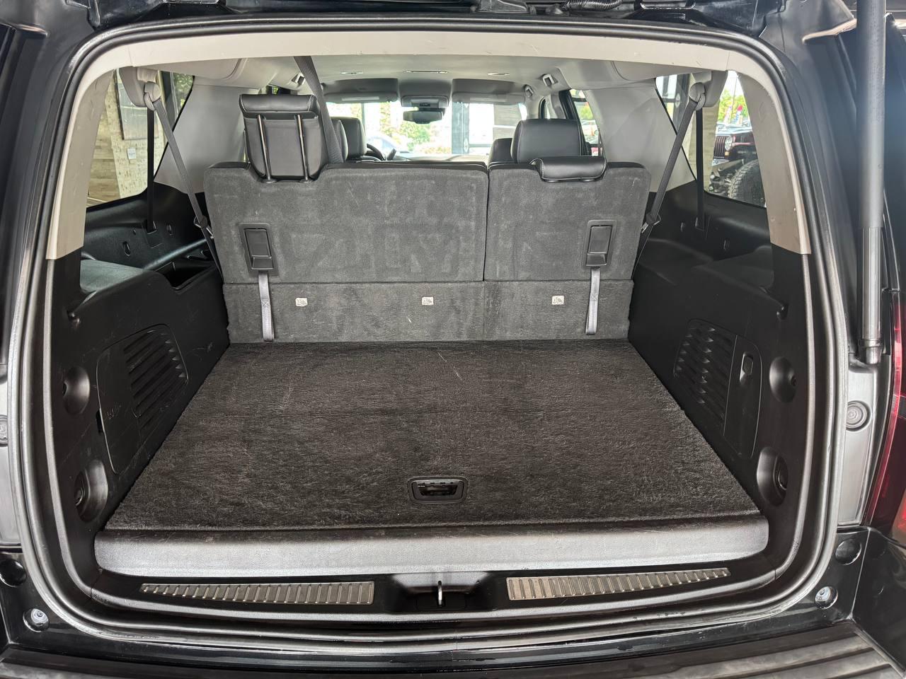 Chevrolet Suburban 2WD 4dr 1500 LT 2019