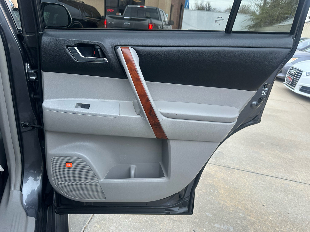 Toyota Highlander FWD 4dr V6 Limited (Natl) 2013