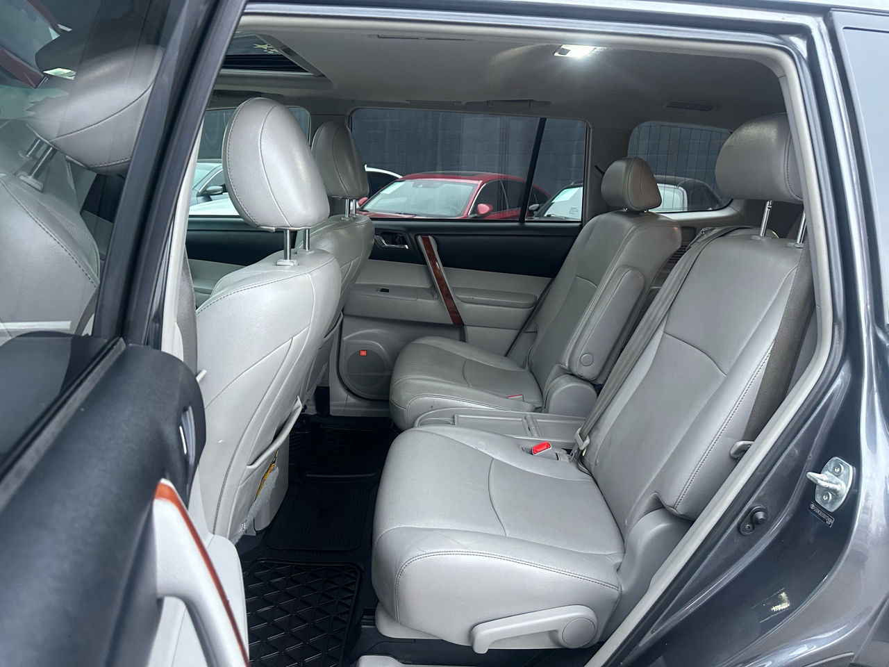 Toyota Highlander FWD 4dr V6 Limited (Natl) 2013