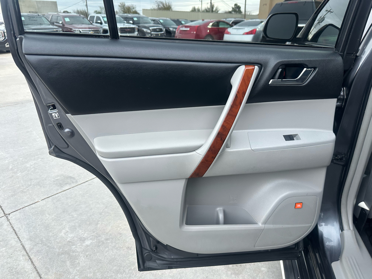 Toyota Highlander FWD 4dr V6 Limited (Natl) 2013