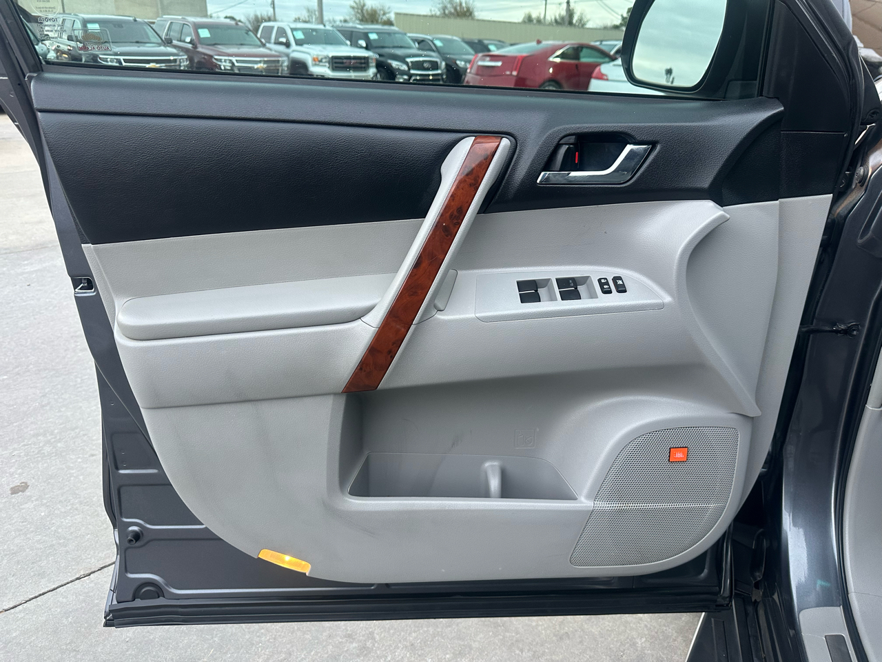 Toyota Highlander FWD 4dr V6 Limited (Natl) 2013