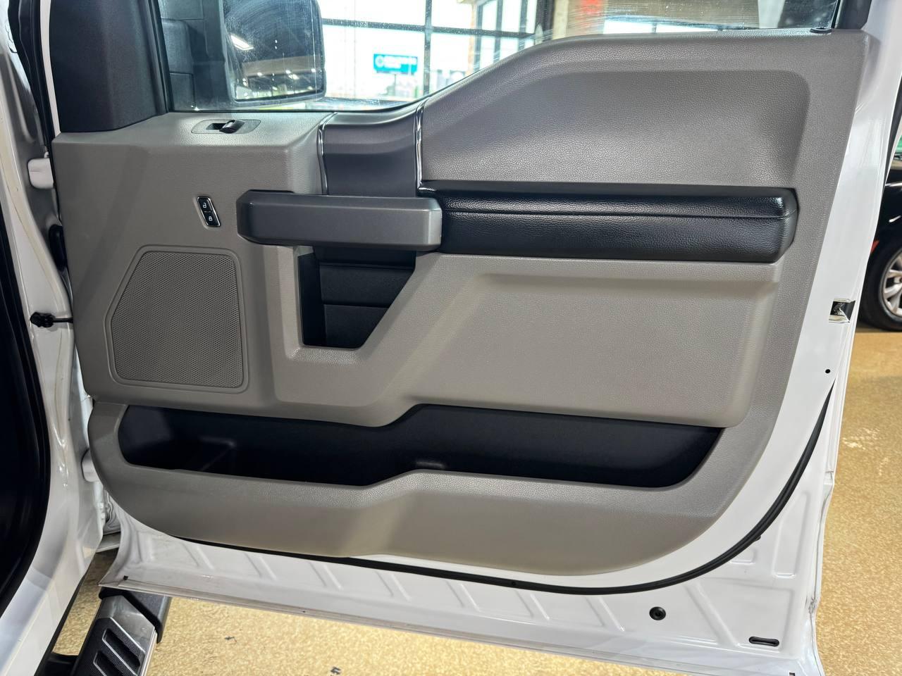 Ford F-150 2WD SuperCrew 157" XLT 2015
