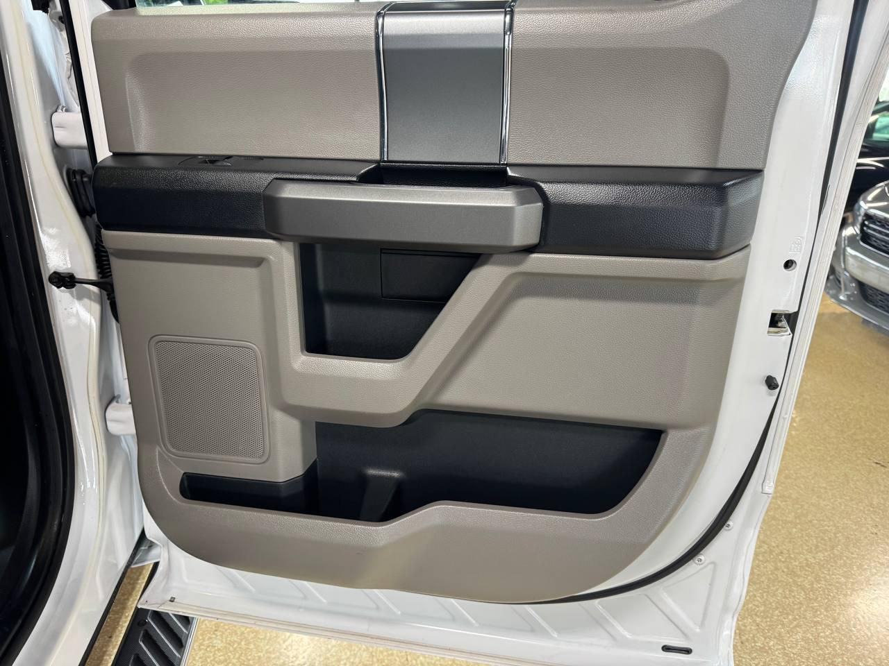 Ford F-150 2WD SuperCrew 157" XLT 2015