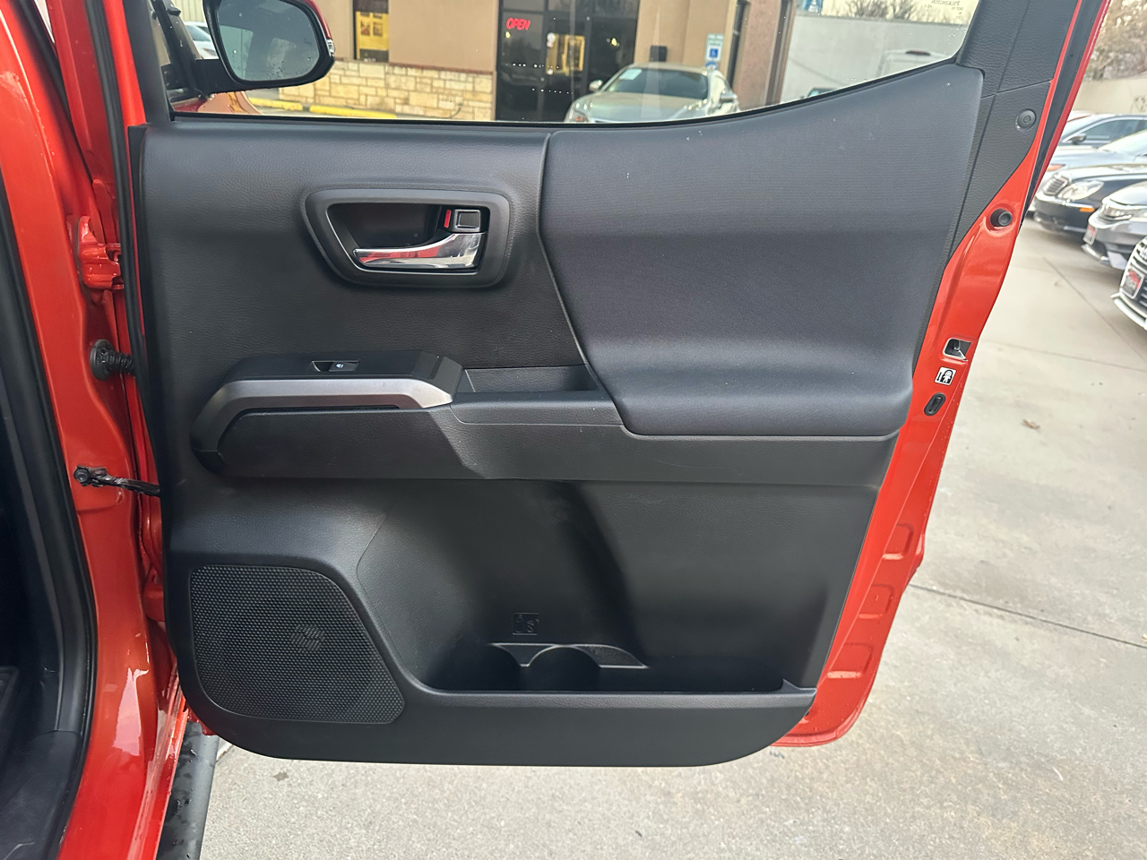 Toyota Tacoma SR Double Cab 5' Bed V6 4x4 AT (Natl) 2018