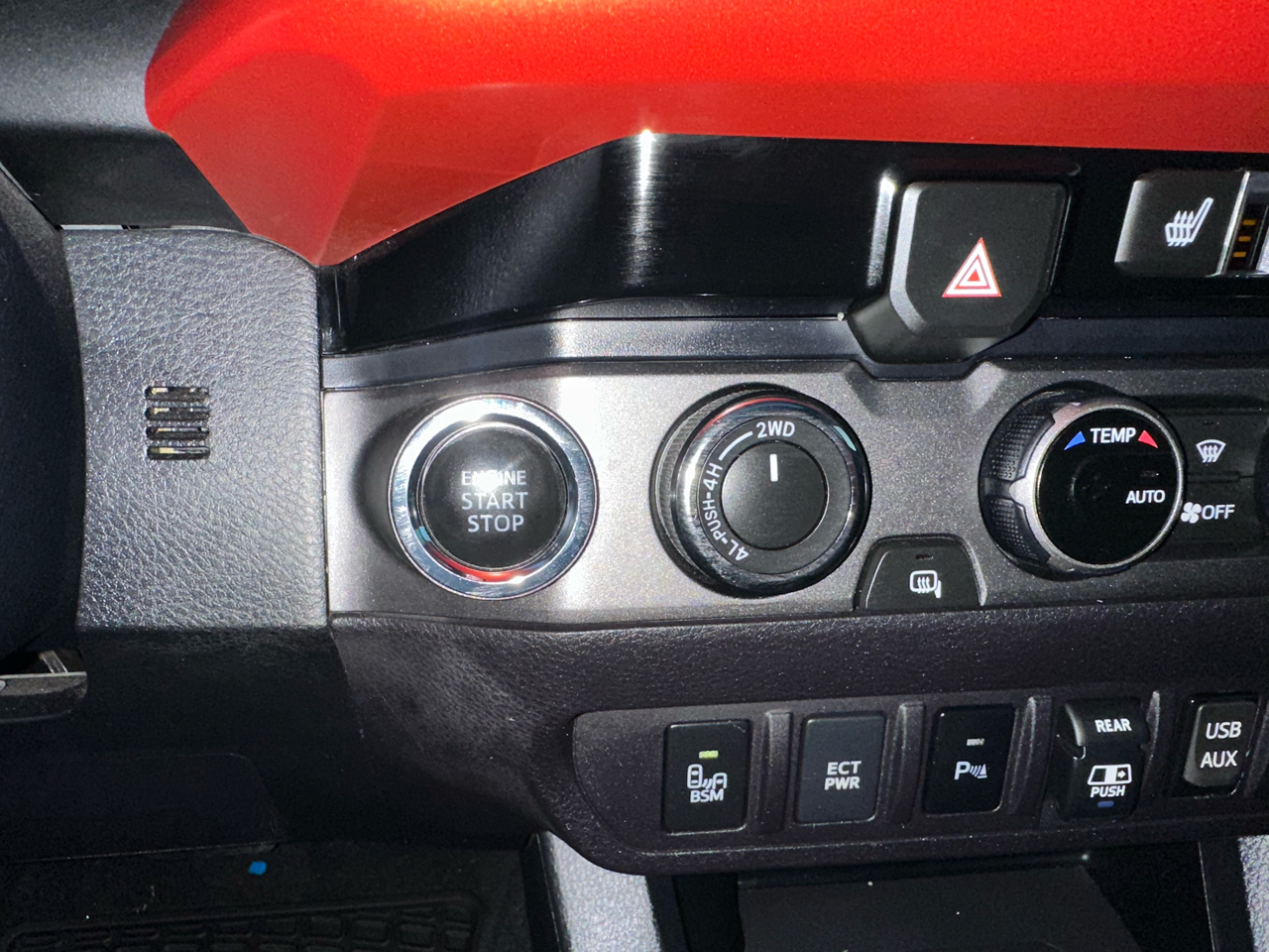 Toyota Tacoma SR Double Cab 5' Bed V6 4x4 AT (Natl) 2018