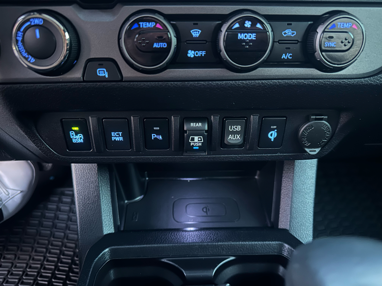 Toyota Tacoma SR Double Cab 5' Bed V6 4x4 AT (Natl) 2018