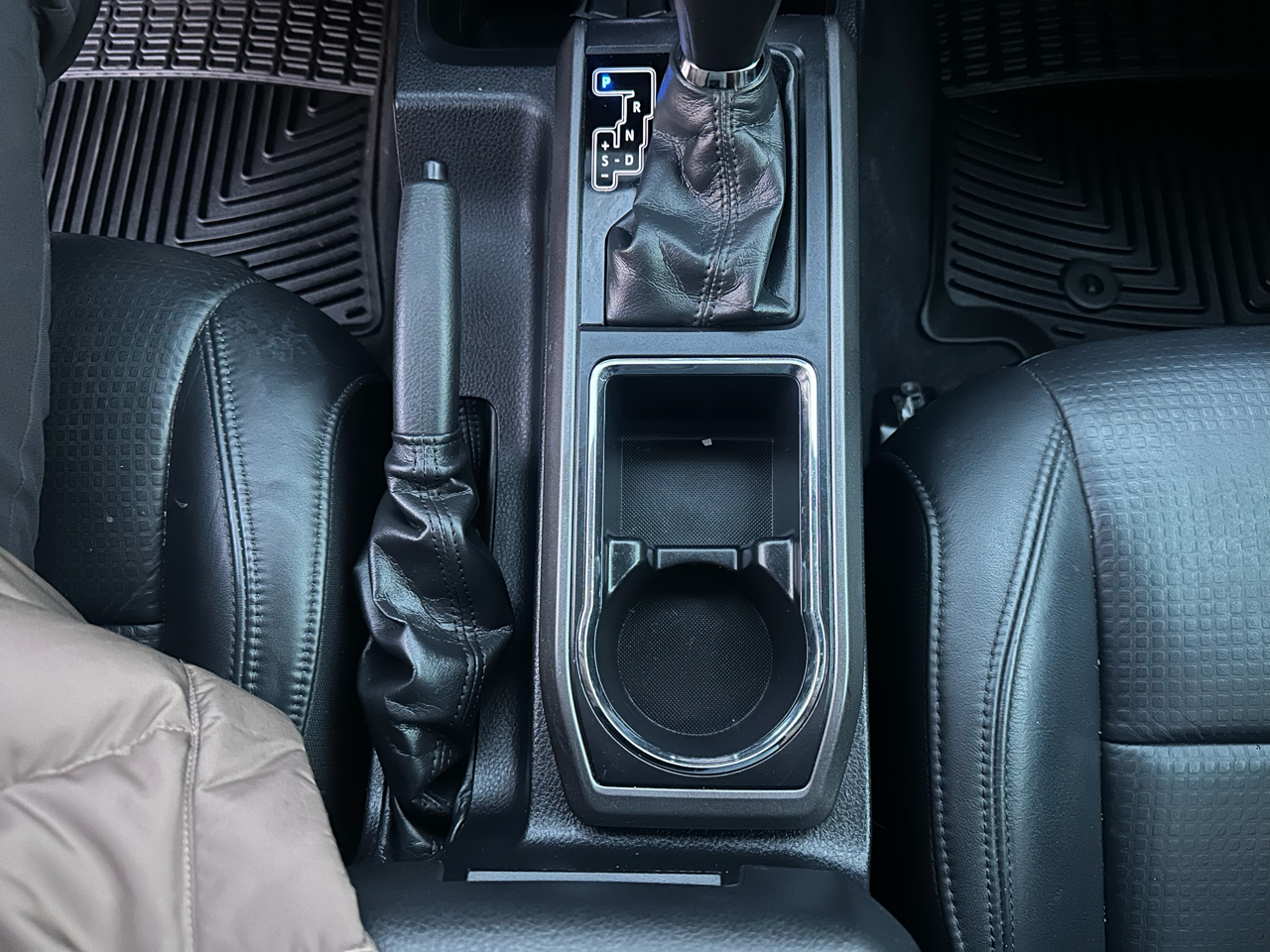 Toyota Tacoma SR Double Cab 5' Bed V6 4x4 AT (Natl) 2018