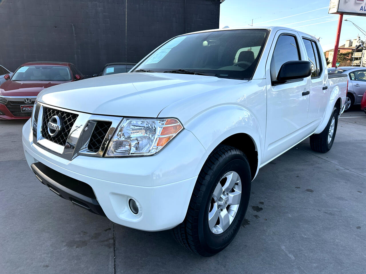 Nissan Frontier 2WD Crew Cab SWB Auto SV 2013