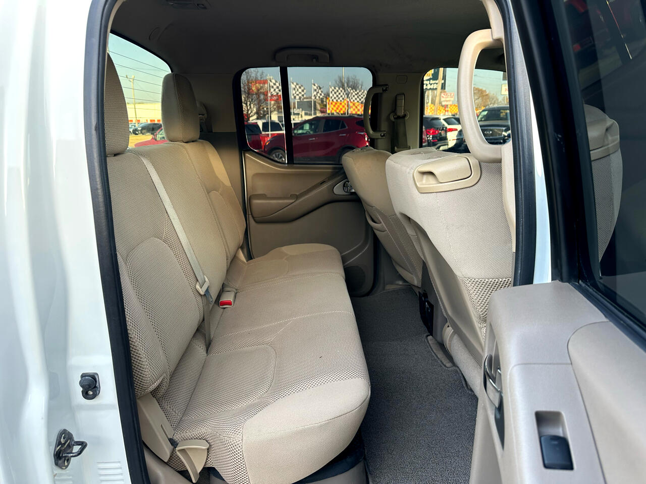 Nissan Frontier 2WD Crew Cab SWB Auto SV 2013