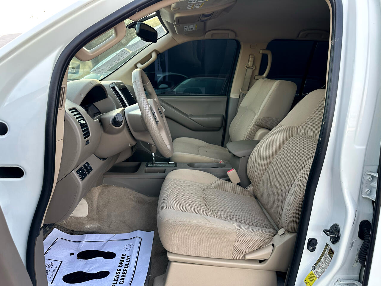 Nissan Frontier 2WD Crew Cab SWB Auto SV 2013