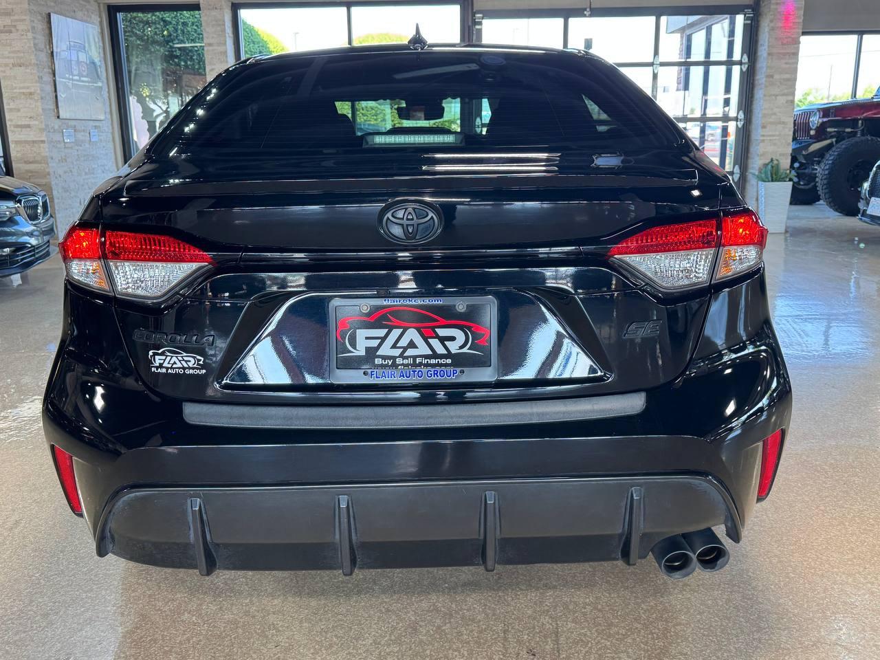 Toyota Corolla SE CVT (Natl) 2024