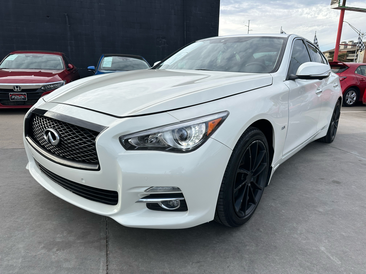 Infiniti Q50 4dr Sdn 2.0t Premium RWD 2016