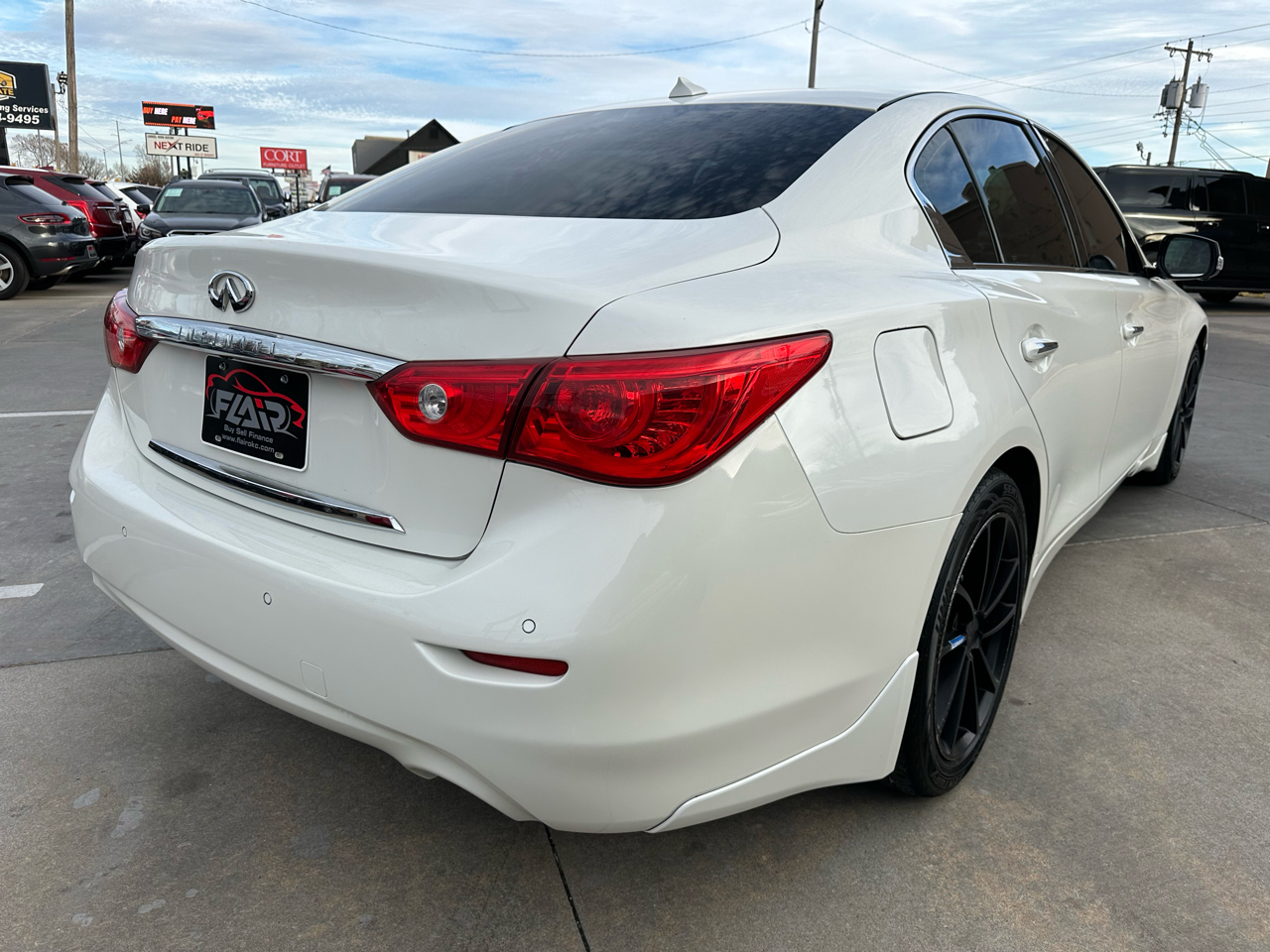 Infiniti Q50 4dr Sdn 2.0t Premium RWD 2016