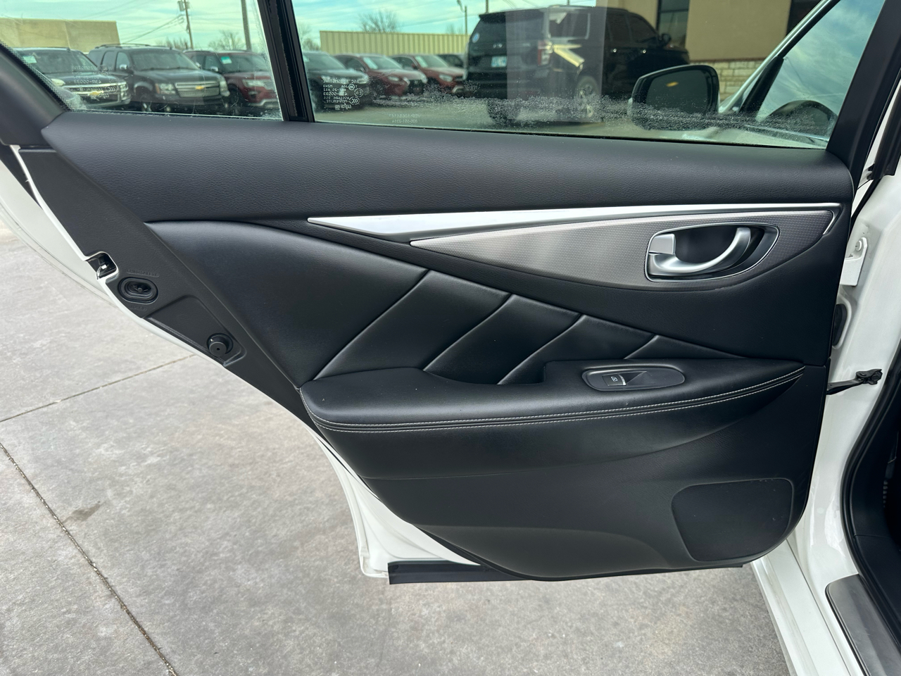 Infiniti Q50 4dr Sdn 2.0t Premium RWD 2016