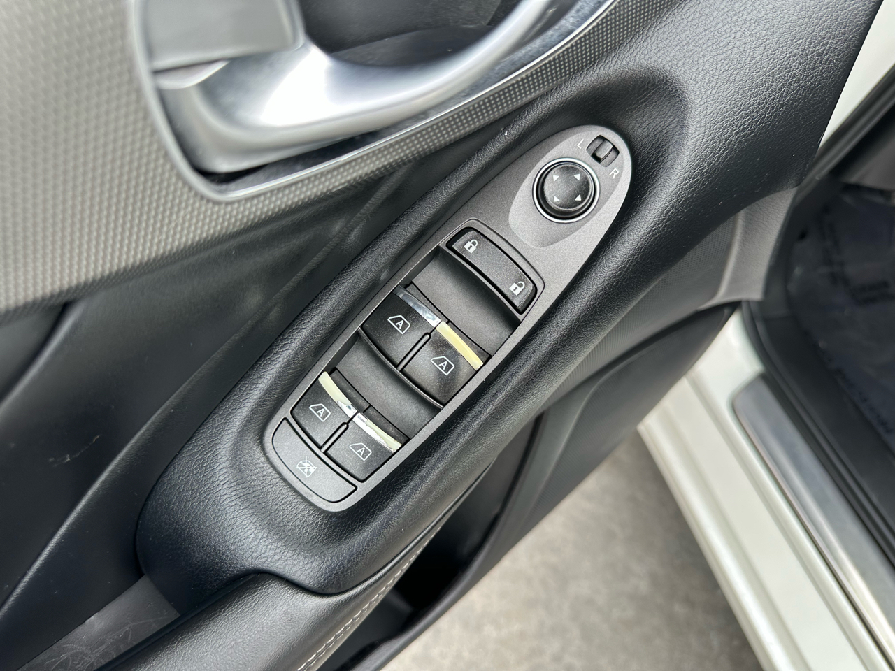 Infiniti Q50 4dr Sdn 2.0t Premium RWD 2016