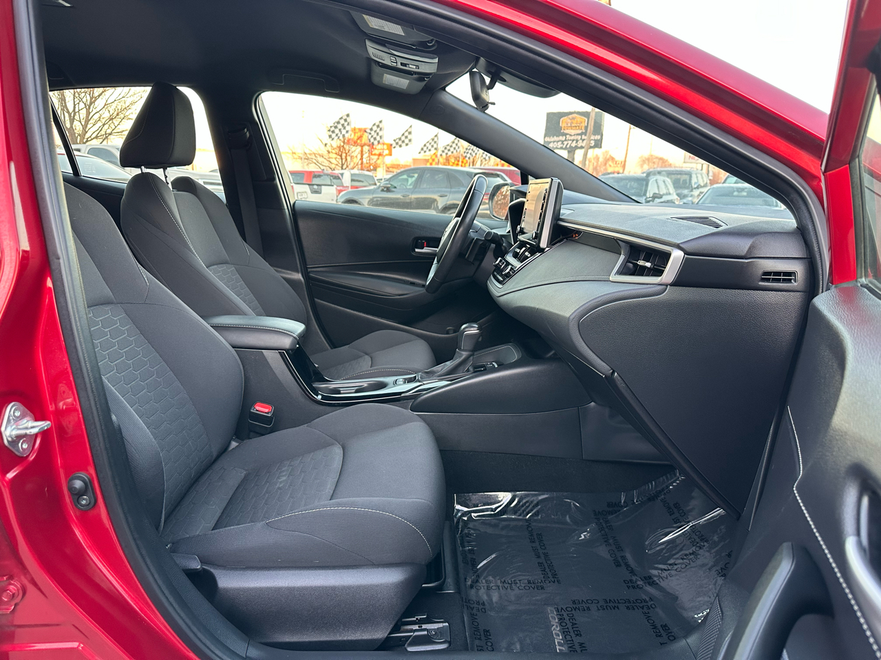 Toyota Corolla Hatchback SE CVT (Natl) 2022