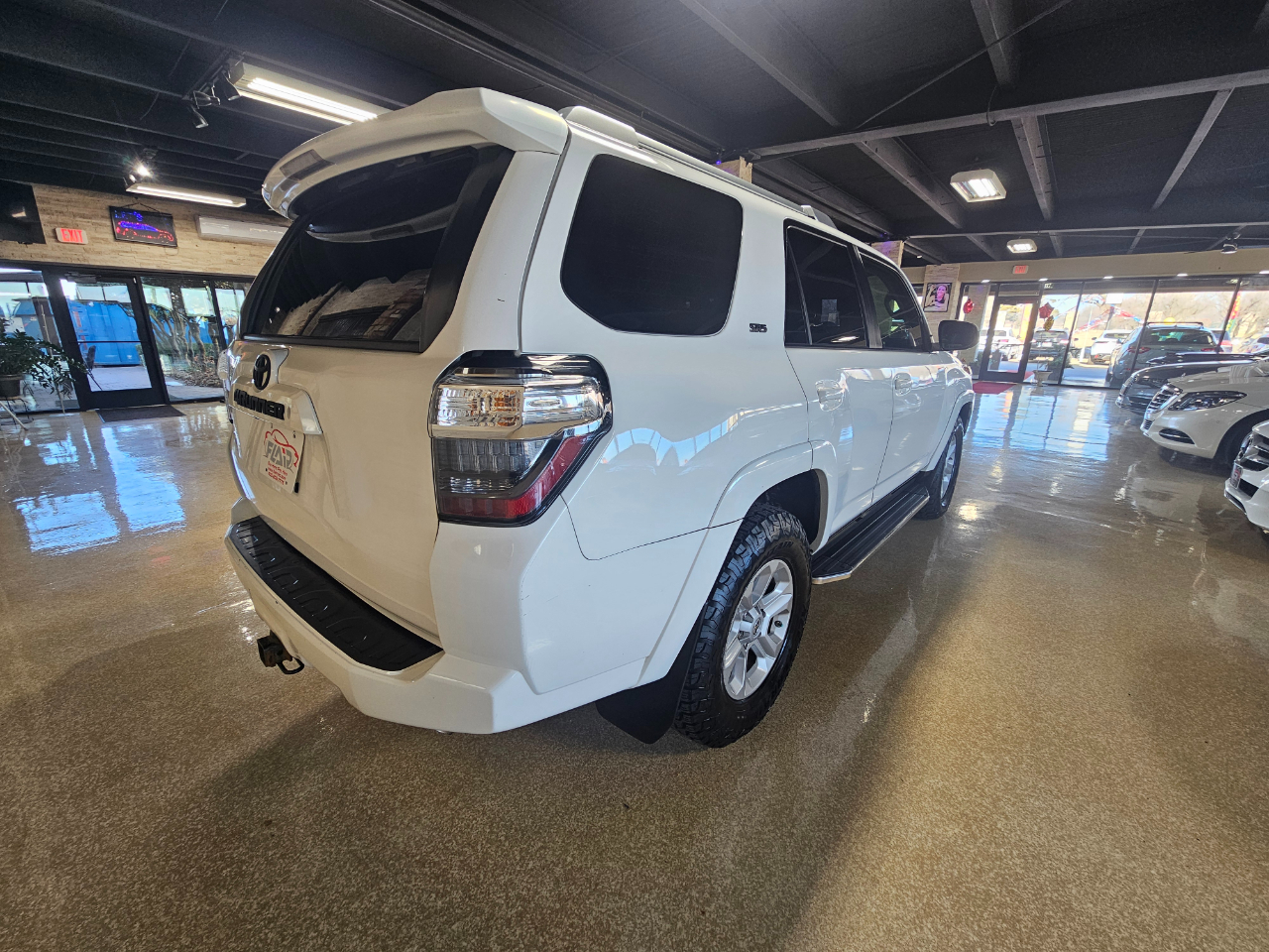 Toyota 4Runner RWD 4dr V6 SR5 (Natl) 2016