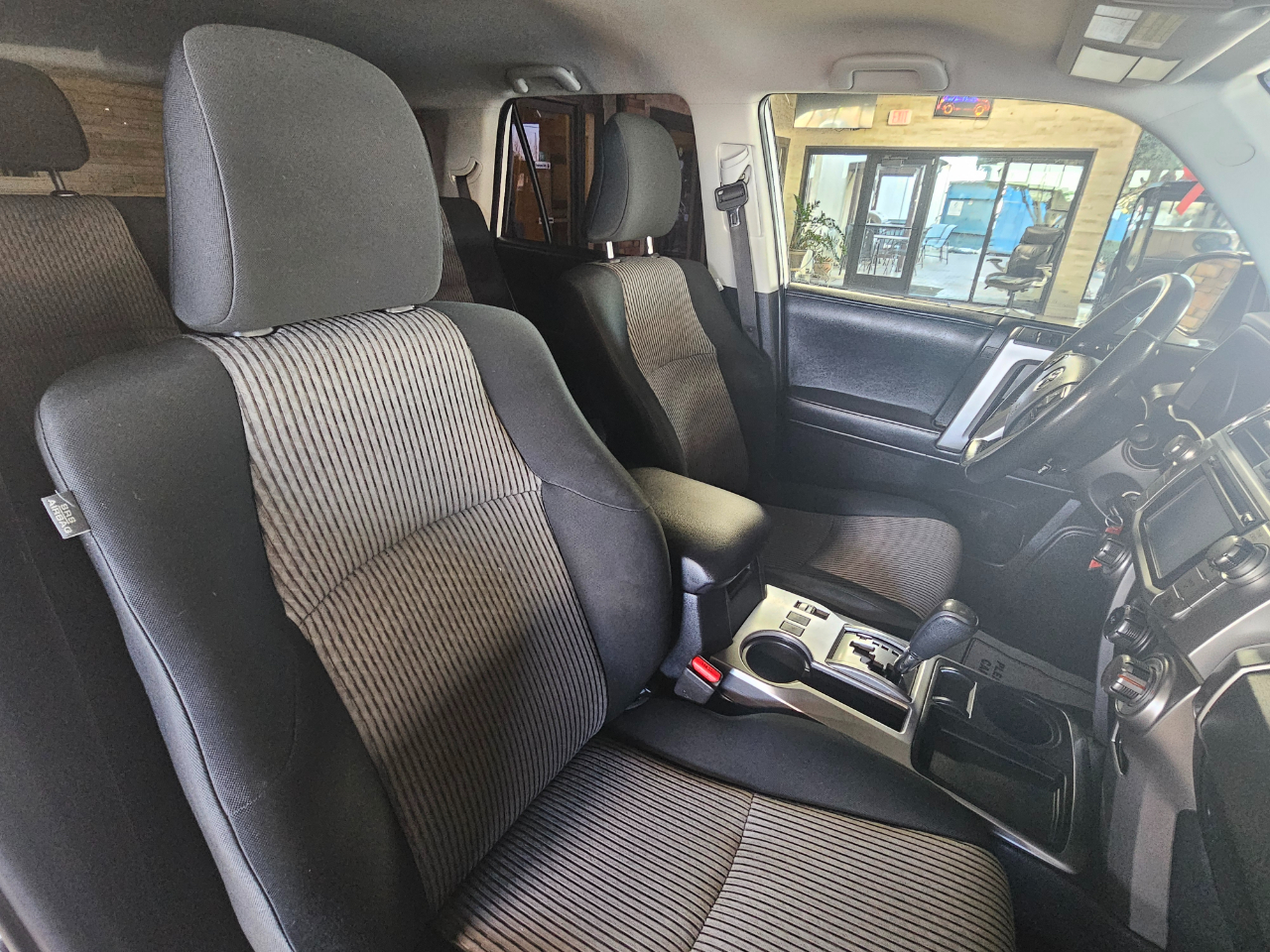 Toyota 4Runner RWD 4dr V6 SR5 (Natl) 2016