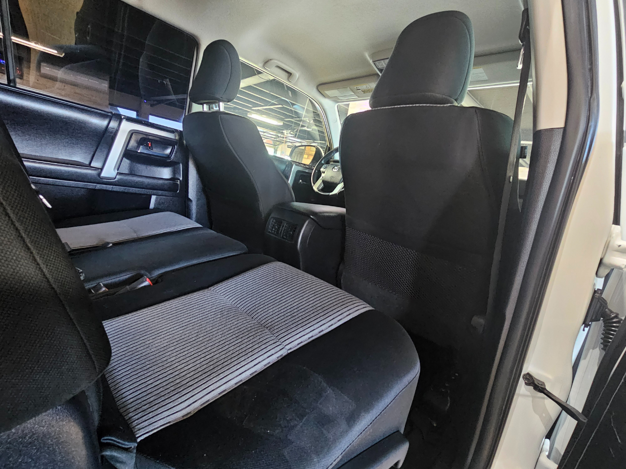 Toyota 4Runner RWD 4dr V6 SR5 (Natl) 2016