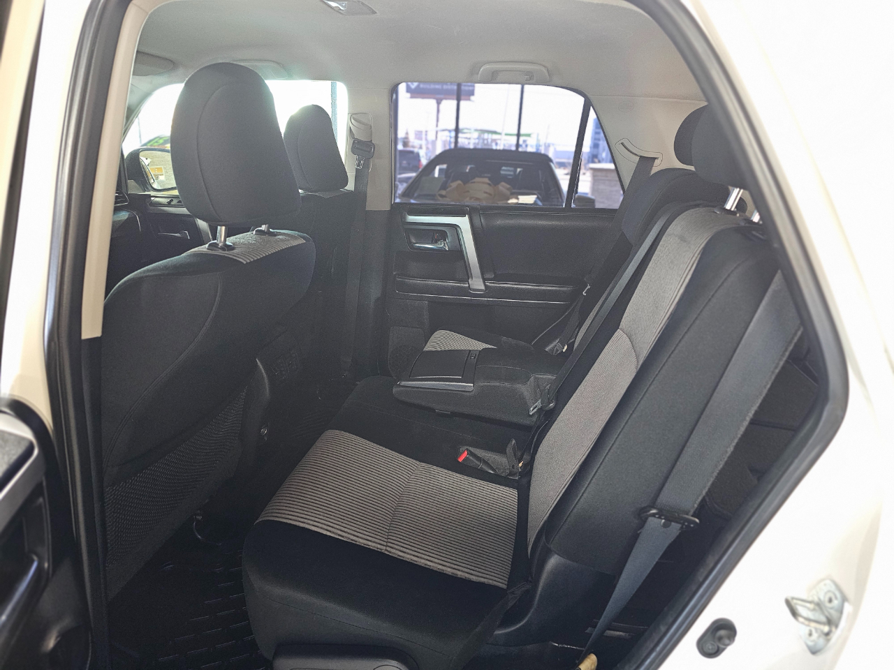 Toyota 4Runner RWD 4dr V6 SR5 (Natl) 2016