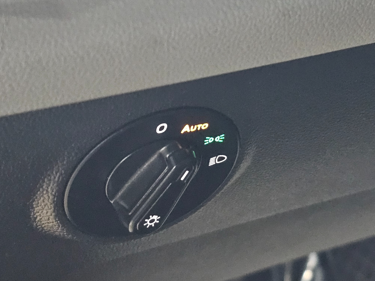 Volkswagen Taos S FWD 2022