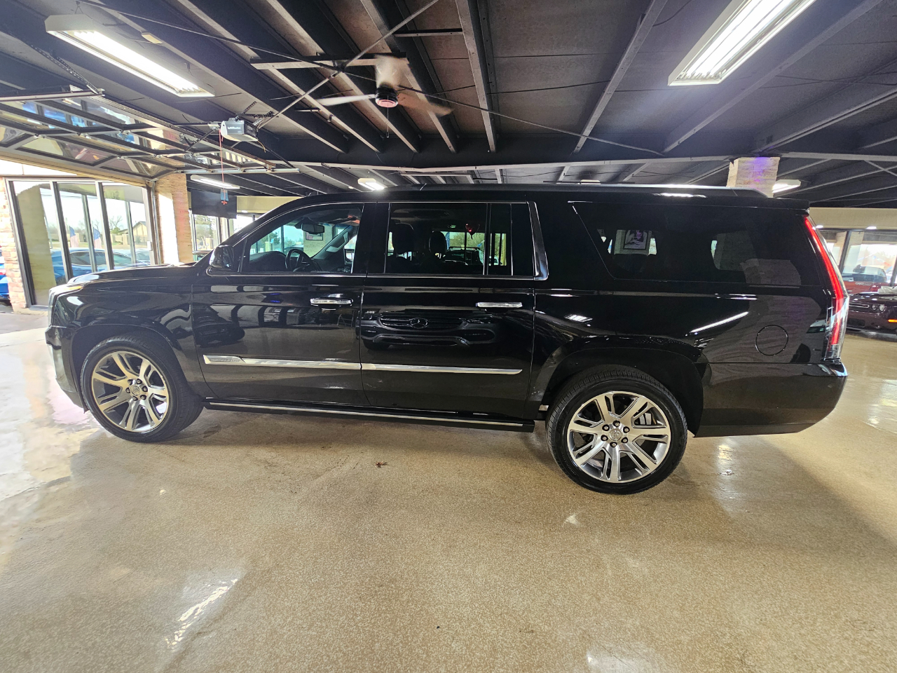 Cadillac Escalade ESV 4WD 4dr Premium 2015