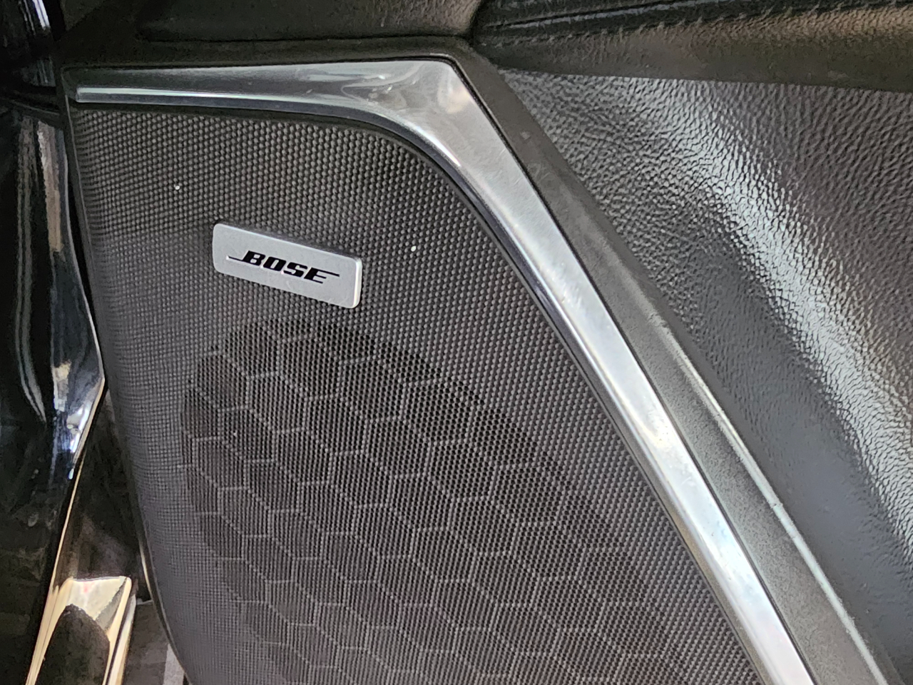 Cadillac Escalade ESV 4WD 4dr Premium 2015