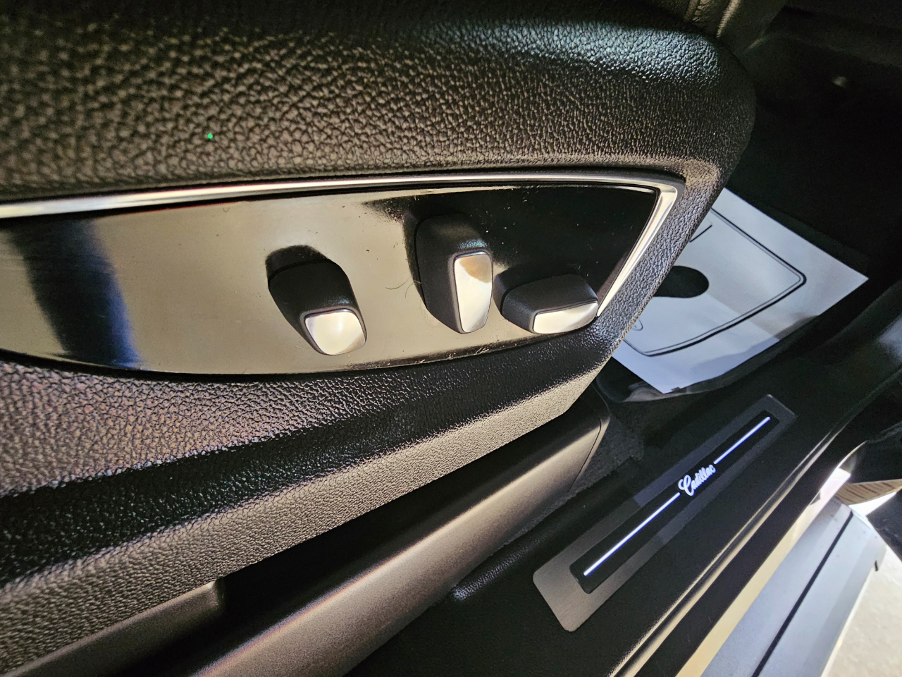 Cadillac Escalade ESV 4WD 4dr Premium 2015