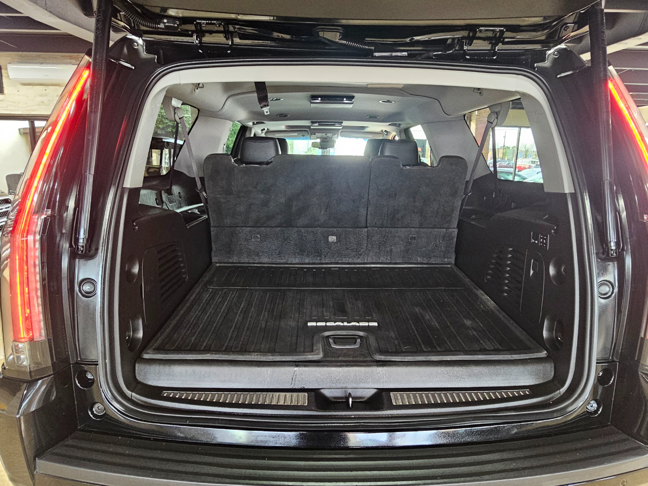 Cadillac Escalade ESV 4WD 4dr Premium 2015