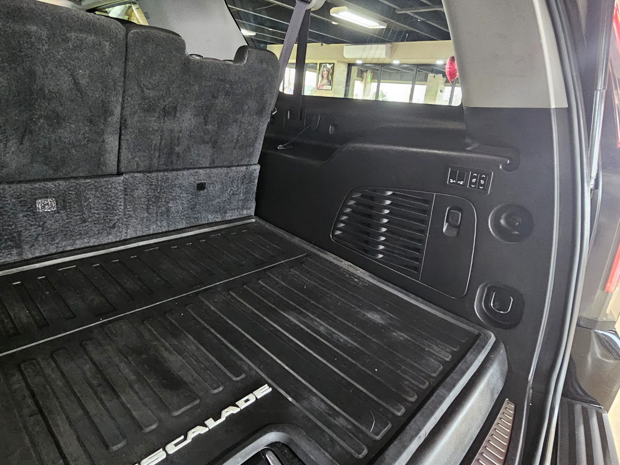 Cadillac Escalade ESV 4WD 4dr Premium 2015